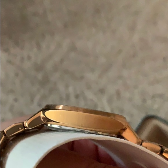 Women’s fossil watch in rose gold main image 5